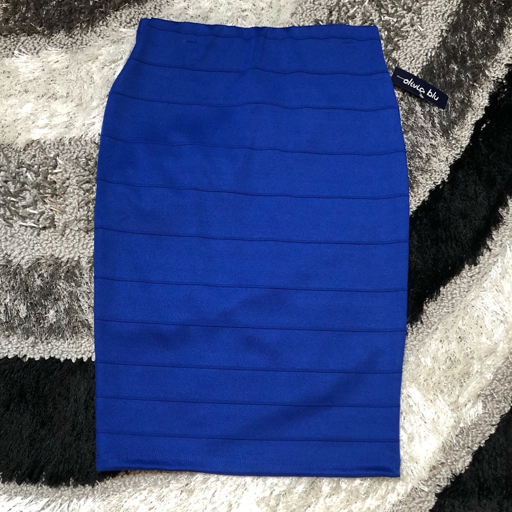 Olivia Blu Women Blue Fitted Pencil Skirt Size Small. New With Tag